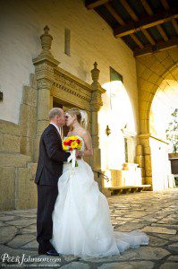 santa barbara wedding bride groom courthouse